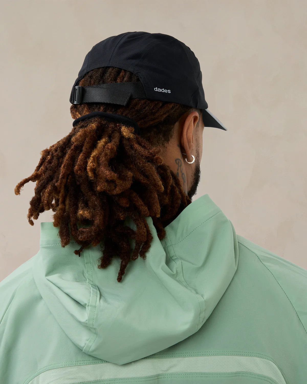 Depth Reflective Pet Zwart